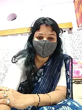 Priyaji7575 online show from February 13, 2026, 5:51 am