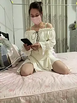 Sini-ii online show from May 10, 2026, 1:46 pm