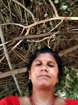 Snapshot of Hot_di97 chatting on June 3, 2026, 1:06 am Hot di97 online show from June 3, 2026, 1:06 am