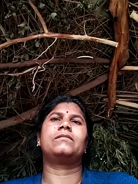 Snapshot of Hot_di97 chatting on May 31, 2026, 12:05 am Hot di97 online show from May 31, 2026, 12:05 am