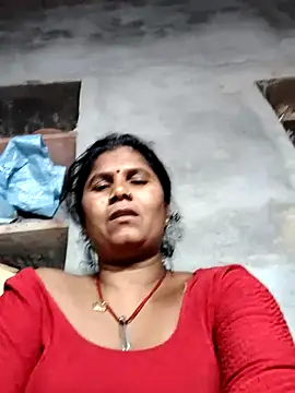 Hot di97 online show from May 5, 2026, 7:55 am