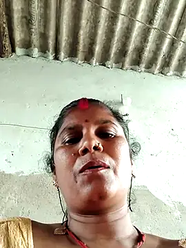 Snapshot of Hot_di97 chatting on June 25, 2026, 5:12 am Hot di97 online show from June 25, 2026, 5:12 am