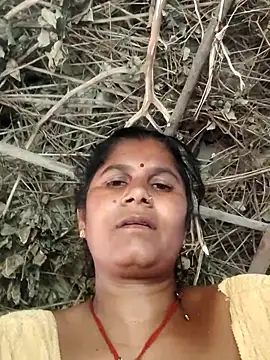 Snapshot of Hot_di97 chatting on July 1, 2026, 6:14 am Hot di97 online show from July 1, 2026, 6:14 am