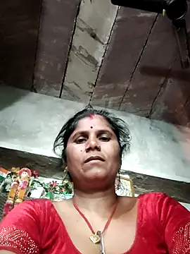 Snapshot of Hot_di97 chatting on June 5, 2026, 8:42 am Hot di97 online show from June 5, 2026, 8:42 am