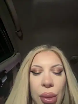 AlyssaFoxx  online show from February 15, 2026, 6:18 pm