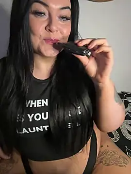 Miss CurvesXXX online show from August 2, 2026, 9:23 pm