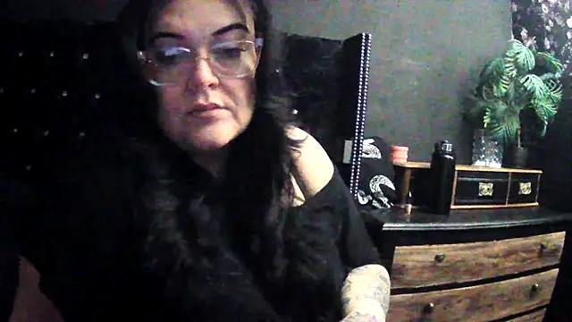 Miss CurvesXXX online show from February 2, 2026, 6:01 am