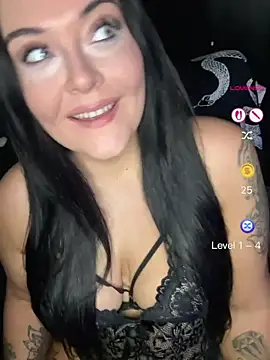 Snapshot of Miss_CurvesXXX chatting on June 18, 2026, 10:37 pm Miss CurvesXXX online show from June 18, 2026, 10:37 pm