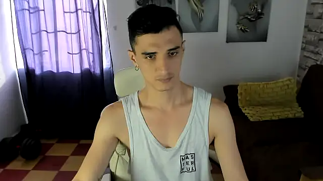 Snapshot of felipe_colinss chatting on June 17, 2026, 12:26 pm felipe colinss online show from June 17, 2026, 12:26 pm