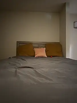 Alopez972 online show from April 13, 2026, 2:37 am