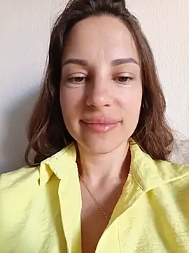 She-Moon online show from June 26, 2026, 5:57 am