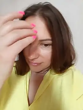 She-Moon online show from June 10, 2026, 6:25 am