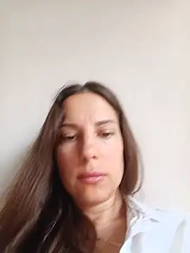 She-Moon online show from August 5, 2026, 6:40 am