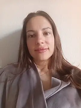 She-Moon online show from June 16, 2026, 5:40 am