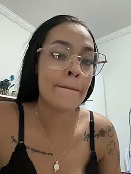 ilyanna online show from February 5, 2026, 3:35 am