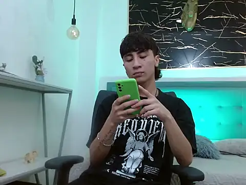 XanderGrey8 online show from February 4, 2026, 7:31 pm