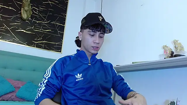 Snapshot of XanderGrey8 chatting on March 22, 2026, 12:40 pm XanderGrey8 online show from March 22, 2026, 12:40 pm