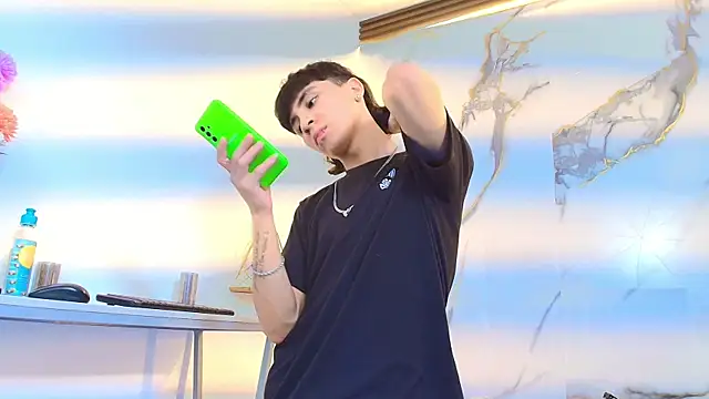 Snapshot of XanderGrey8 chatting on March 9, 2026, 7:06 pm XanderGrey8 online show from March 9, 2026, 7:06 pm