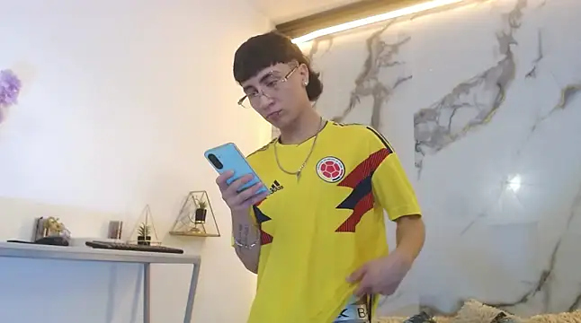 Snapshot of XanderGrey8 chatting on March 19, 2026, 7:25 pm XanderGrey8 online show from March 19, 2026, 7:25 pm