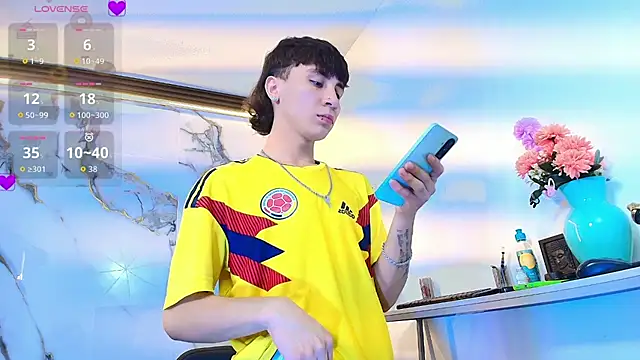 Snapshot of XanderGrey8 chatting on March 11, 2026, 7:19 pm XanderGrey8 online show from March 11, 2026, 7:19 pm