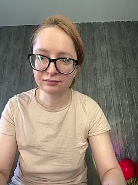 coy girl  online show from March 4, 2026, 11:51 am