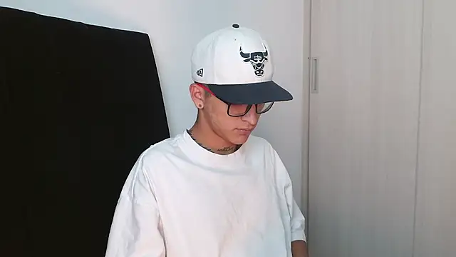 Nico viper 1 online show from January 18, 2026, 6:00 pm