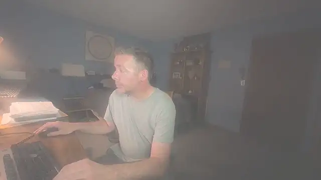 chrisw8140 online show from July 30, 2026, 3:49 am
