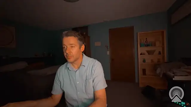 chrisw8140 online show from July 8, 2026, 5:52 am