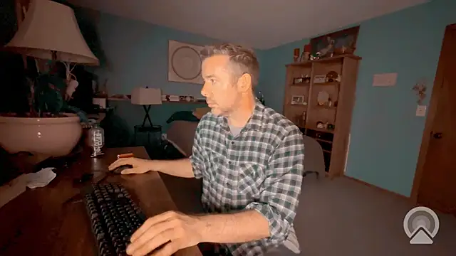 chrisw8140 online show from June 28, 2026, 3:57 am
