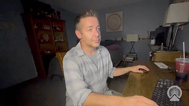 chrisw8140 online show from August 6, 2026, 4:29 am