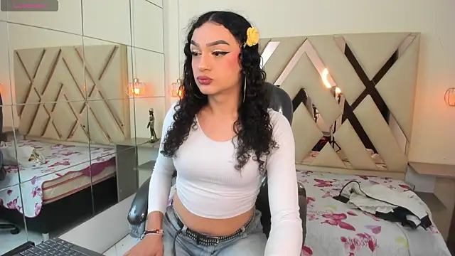 scarletcherry18 online show from August 6, 2026, 3:01 am