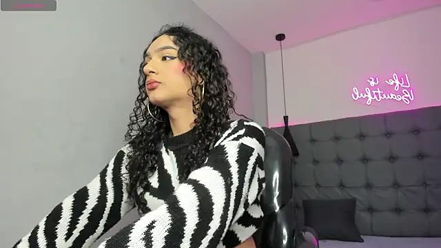 scarletcherry18 online show from July 3, 2026, 3:46 am