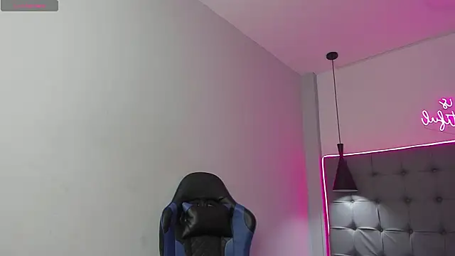 scarletcherry18 online show from February 22, 2026, 3:20 am