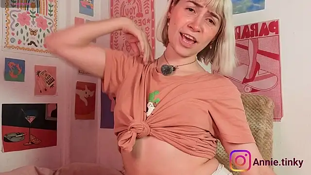 annieTinky0 online show from March 17, 2026, 12:02 am