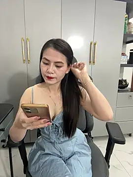 Llabi2k online show from July 28, 2026, 8:23 pm