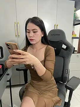 Llabi2k online show from August 3, 2026, 8:37 pm