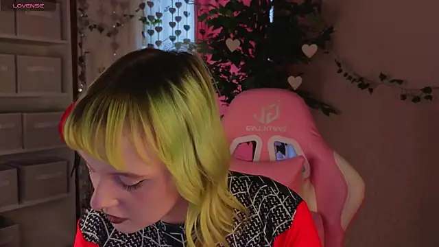 Snapshot of Roziett_Belle chatting on March 6, 2026, 9:04 am Roziett Belle online show from March 6, 2026, 9:04 am