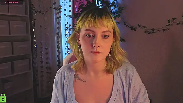 Snapshot of Roziett_Belle chatting on March 15, 2026, 9:16 am Roziett Belle online show from March 15, 2026, 9:16 am