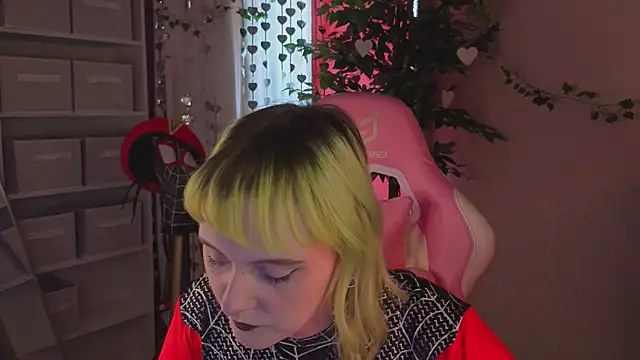 Snapshot of Roziett_Belle chatting on March 8, 2026, 8:06 am Roziett Belle online show from March 8, 2026, 8:06 am