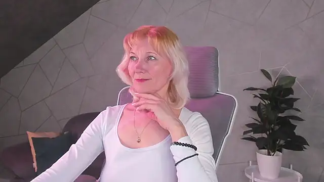 Julie Lucas online show from March 28, 2026, 8:59 am