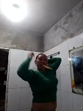 Snapshot of LingLing002 chatting on February 1, 2026, 11:25 pm LingLing002 online show from February 1, 2026, 11:25 pm