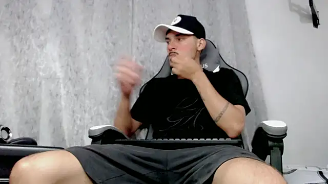 Snapshot of Yankees_xxx chatting on June 12, 2026, 2:59 pm Yankees xxx online show from June 12, 2026, 2:59 pm