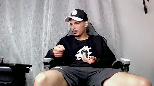 Snapshot of Yankees_xxx chatting on June 11, 2026, 3:42 pm Yankees xxx online show from June 11, 2026, 3:42 pm