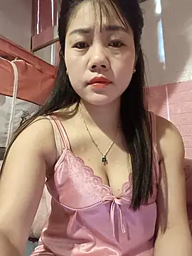 Ngocmai lazdy online show from February 19, 2026, 2:41 am