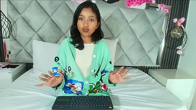 Snapshot of Real_virgin_Pussy chatting on May 26, 2026, 7:01 pm Real virgin Pussy online show from May 26, 2026, 7:01 pm