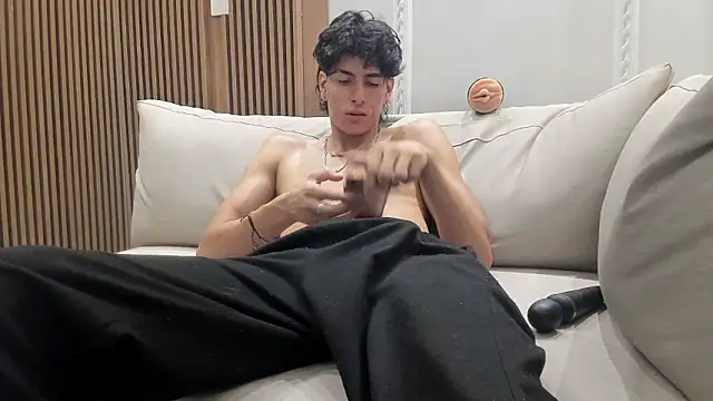 Snapshot of noahx_valko chatting on March 6, 2026, 3:23 am noahx valko online show from March 6, 2026, 3:23 am