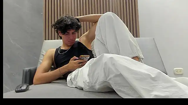 Snapshot of noahx_valko chatting on March 19, 2026, 4:01 am noahx valko online show from March 19, 2026, 4:01 am