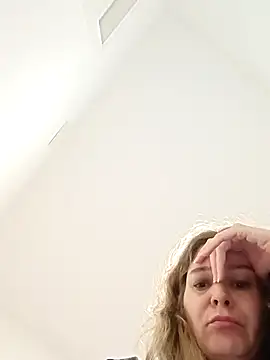 Didi2081 online show from March 25, 2026, 12:55 am