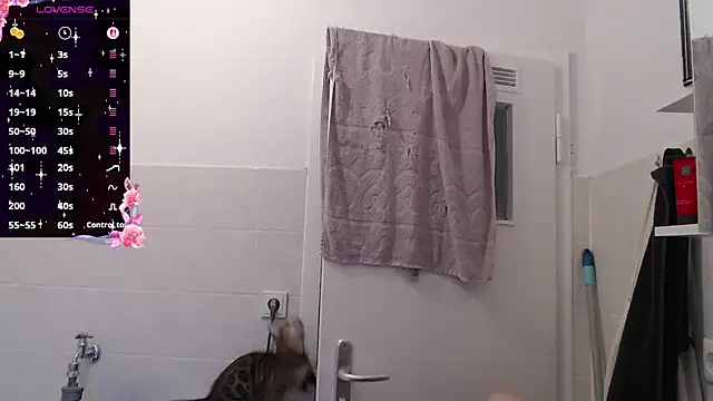 Mia lou05 online show from June 16, 2026, 3:17 am