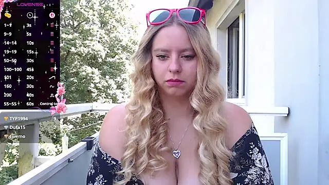 Mia lou05 online show from July 13, 2026, 7:51 am